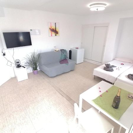 Small Studio, 50 M Front Of The Ocean & Free Wifi Playa Fanabe Exterior photo